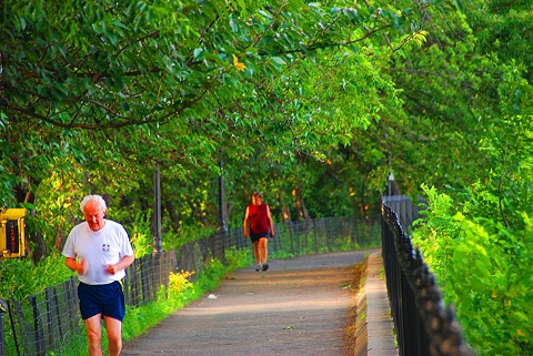 NY-Central_Park_Resevoir_Joggers-13.JPG