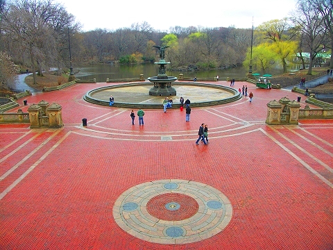 NY-Central_Park_Spring_2008-First_Flowers-Angel_of_The_Waters-05.JPG