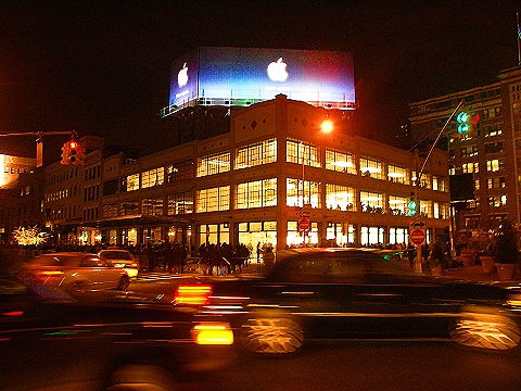 NY-Chelsea-Apple_Store_Grand_Opening-14th_St_and_9th_Avenue04.JPG