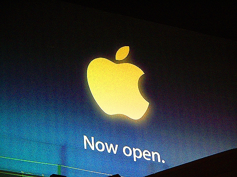 NY-Chelsea-Apple_Store_Grand_Opening-14th_St_and_9th_Avenue12.JPG