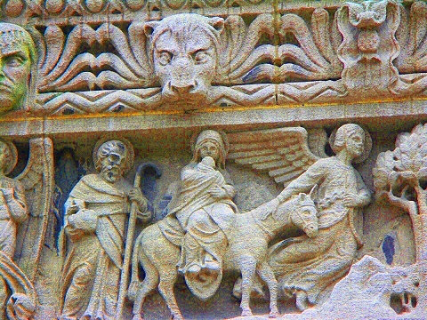 NY-Chelsea-gargoyles_and_statues-09.JPG
