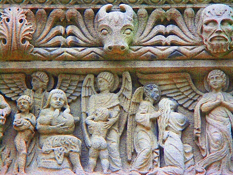 NY-Chelsea-gargoyles_and_statues-15.JPG