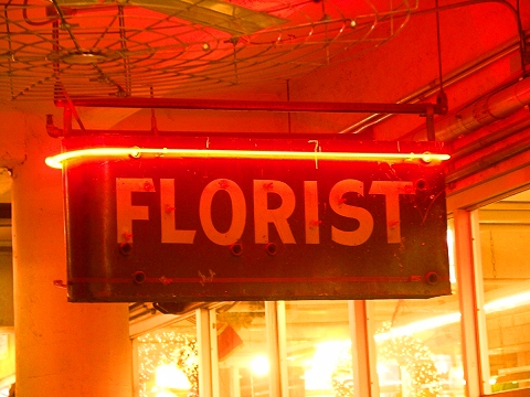 NY-Chelsea_Market-22-florist.JPG