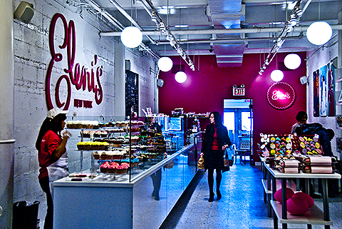 NY-Chelsea_Market-28-People_Watching.jpg
