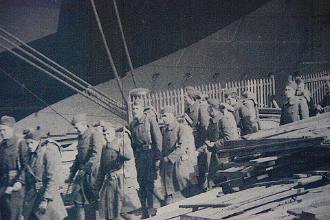 NY-Chelsea_Piers-05-Old_Photographs.JPG