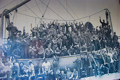 NY-Chelsea_Piers-14-Old_Photographs.JPG