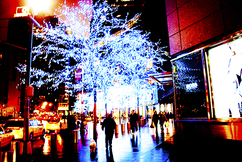 NY-Christmas_Lights_at_Time_Warner_Center_2009-01.jpg