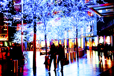 NY-Christmas_Lights_at_Time_Warner_Center_2009-03.jpg