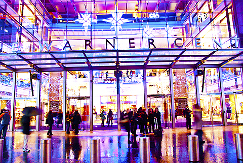NY-Christmas_Lights_at_Time_Warner_Center_2009-11.jpg
