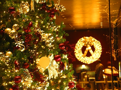 NY-Christmas_Lights_on_6th_Ave-Avenue_of_the_Americas-03.JPG