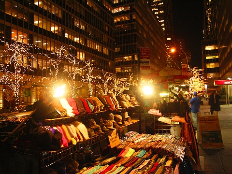 NY-Christmas_Lights_on_6th_Ave-Avenue_of_the_Americas-05.JPG