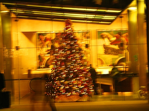 NY-Christmas_Lights_on_6th_Ave-Avenue_of_the_Americas-07.JPG