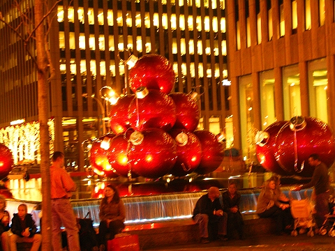 NY-Christmas_Lights_on_6th_Ave-Avenue_of_the_Americas-12.JPG