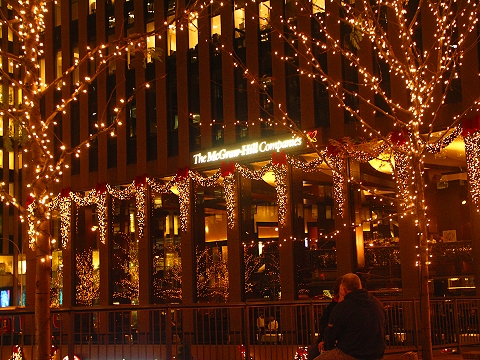 NY-Christmas_Lights_on_6th_Ave-Avenue_of_the_Americas-15.JPG