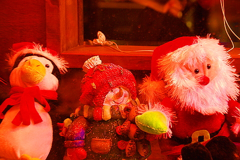 NY-Christmas_Windows_on_Amsterdam_Avenue-0123-P&G_Cafe_Bar.JPG