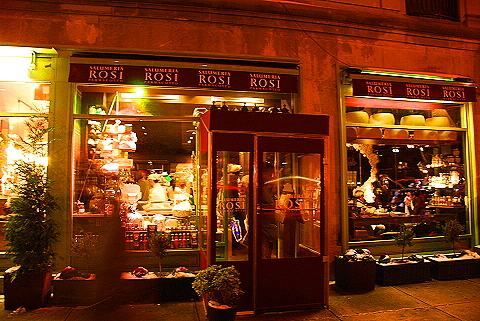NY-Christmas_Windows_on_Amsterdam_Avenue-0132-Salumeria_Rosi.JPG
