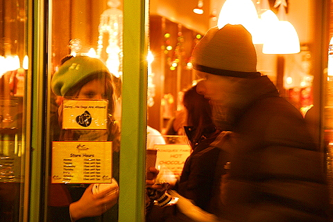 NY-Christmas_Windows_on_Amsterdam_Avenue-0136-Jacque_Torres_Chocolates.JPG