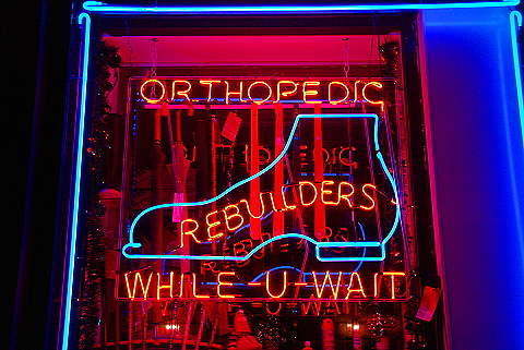 NY-Christmas_Windows_on_Amsterdam_Avenue-0138.JPG