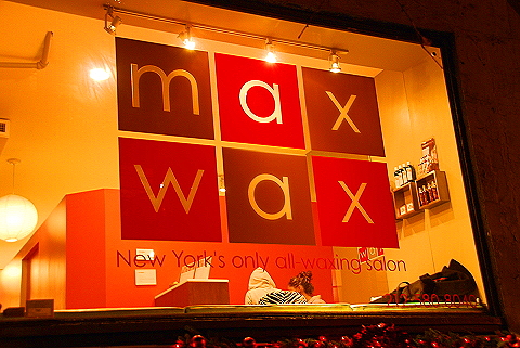 NY-Christmas_Windows_on_Amsterdam_Avenue-0141-Max_Wax.JPG