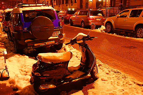 NY-Christmas_Windows_on_Amsterdam_Avenue-0142.JPG