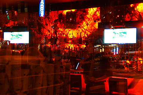 NY-Christmas_Windows_on_Amsterdam_Avenue-0149-Fuscha.JPG