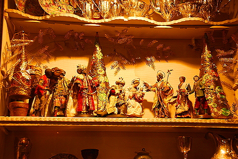 NY-Christmas_Windows_on_Amsterdam_Avenue-0165-More_and_More_Antiques3.JPG