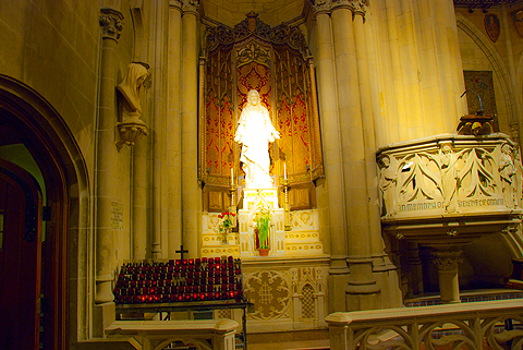 NY-Church_of_the_Blessed_Sacrament-Manhattan-choir-4.jpg