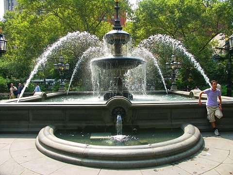 NY- City_Hall_Park-11.JPG