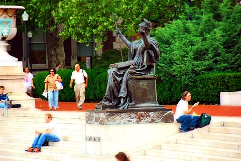 NY-Columbia_University_Campus-Summer_School_Students-02.JPG