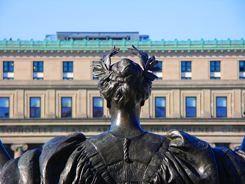 NY-Columbia_University-Spring-2008-Alma_Mater-2.JPG
