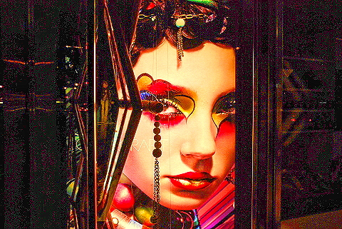 NY-Columbus_Ave-Windows-04-MAC_Cosmetics.JPG