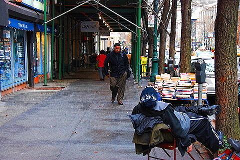 NY-Columbus_Avenue_People_Watching-16.JPG