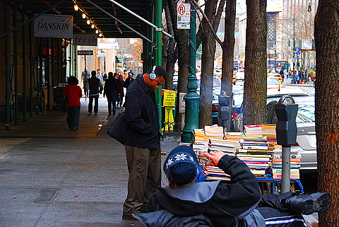 NY-Columbus_Avenue_People_Watching-17.JPG