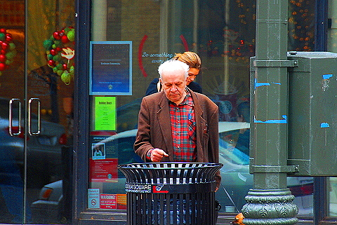 NY-Columbus_Avenue_People_Watching-24.JPG
