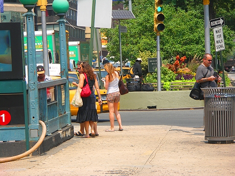 NY-Columbus_Circle_Fountain-02.JPG