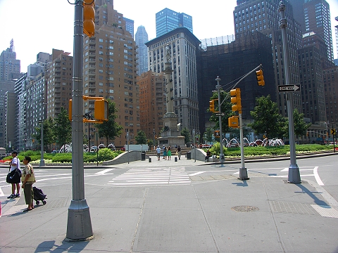 NY-Columbus_Circle_Fountain-03.JPG