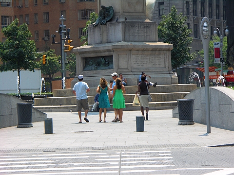 NY-Columbus_Circle_Fountain-04.JPG