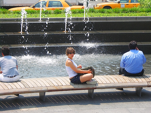 NY-Columbus_Circle_Fountain-09.JPG