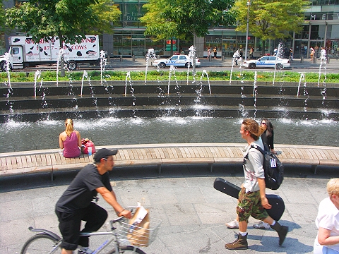 NY-Columbus_Circle_Fountain-12.JPG