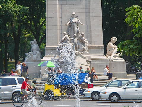 NY-Columbus_Circle_Fountain-16.JPG