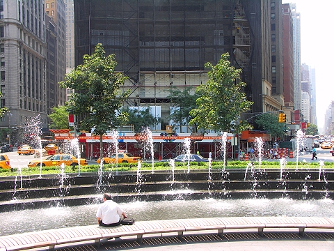 NY-Columbus_Circle_Fountain-20.JPG
