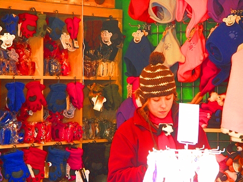 NY-Columbus_Circle_Holiday_Market-2007-07.JPG