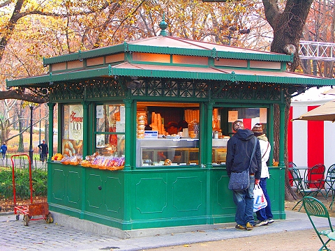 NY-Columbus_Circle_Holiday_Market-2007-20.JPG