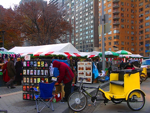 NY-Columbus_Circle_Holiday_Market-2007-25.JPG
