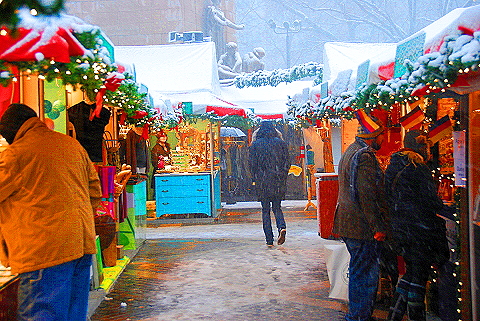 NY-Columbus_Circle_Holiday_Market_in_The_Snow-01.JPG