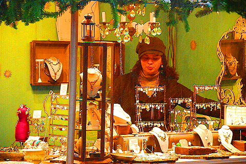 NY-Columbus_Circle_Holiday_Market_in_The_Snow-09.JPG