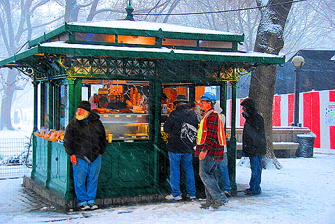 NY-Columbus_Circle_Holiday_Market_in_The_Snow-15.JPG