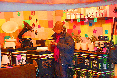 NY-Columbus_Circle_Holiday_Market_in_The_Snow-16.JPG