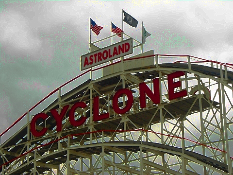 NY-Coney_Island-14-Astroland_Cyclone.JPG