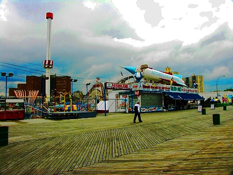NY-Coney_Island_Boardwalk-02.JPG